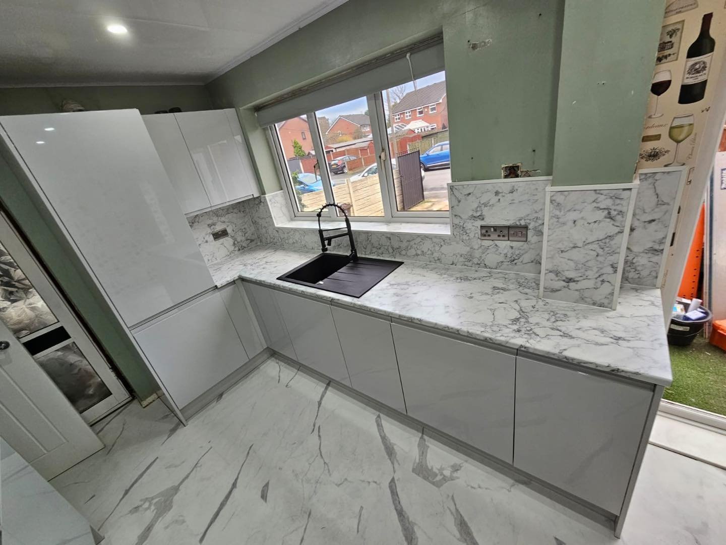 Contemporary fitted kitchen renovation